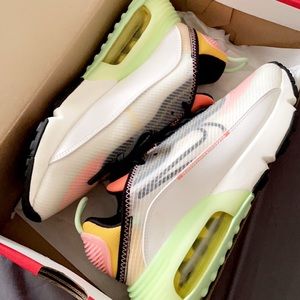 Women’s Nike Air Max 2090